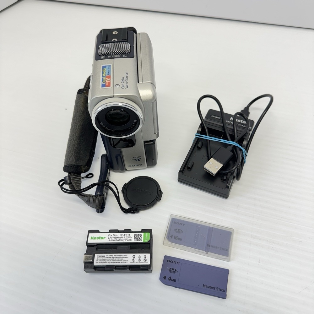 Sony DCR-PC5 MiniDV Digital Camcorder Bundle – Charger New Battery Card Tested
